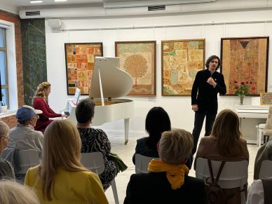 На закрытии сезона в «Искусство жить» выступили Юрий Заряднов и Юлия Грехова